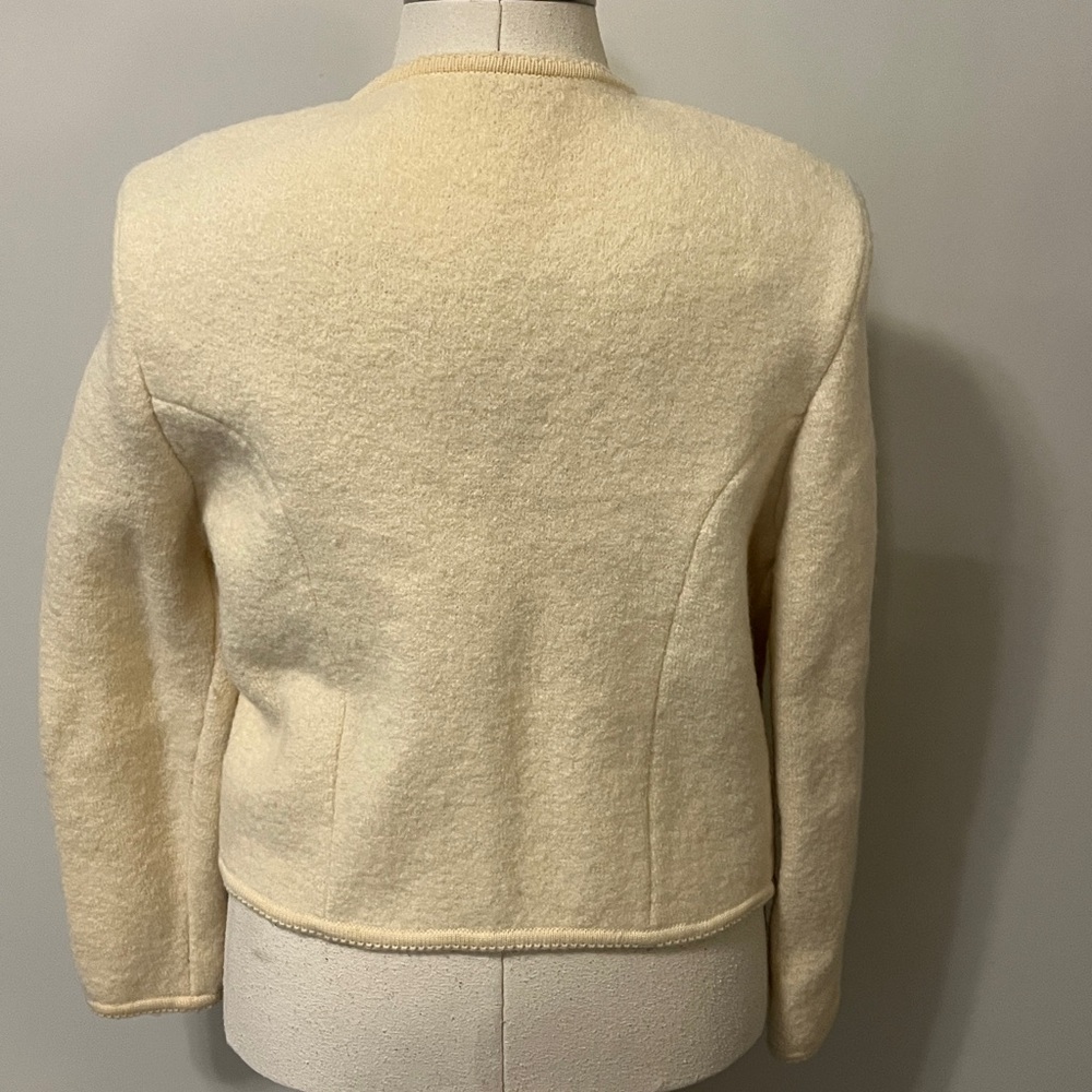 Carroll Reed Scallop-Edge Cream Button Front Jacket - Picture 7 of 8